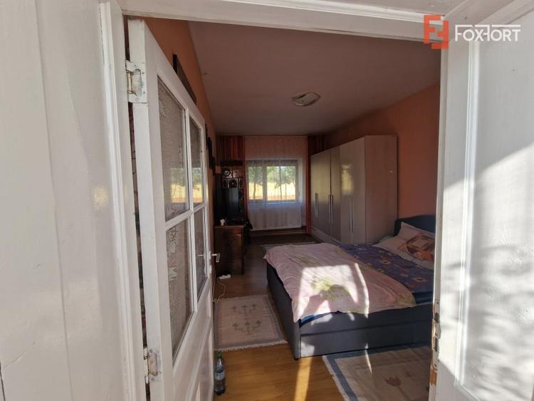 Casa individuala de vanzare cu 4 camere si teren de 800 mp - Recas - 13