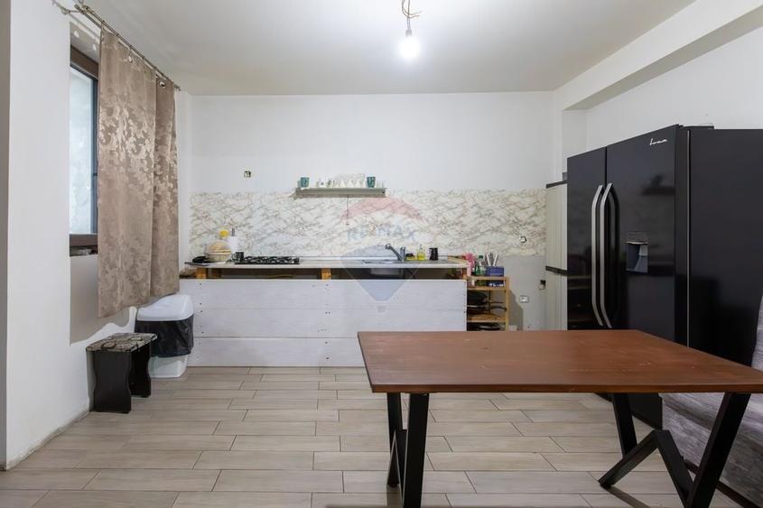 Casă / Vilă cu 4 camere de vânzare în Cartier - Gheraiesti - 8