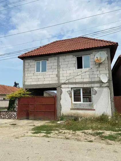 Casa de vanzare parter+etaj in localitatea Beliu - 3