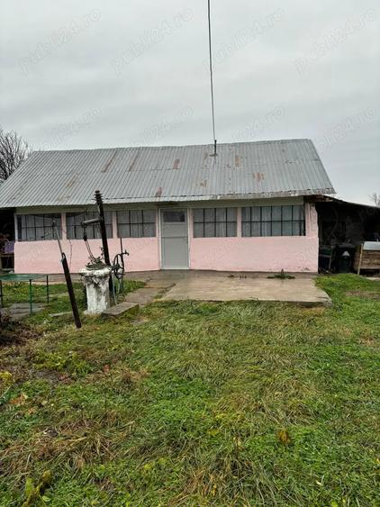 Vand casa la tara - 3