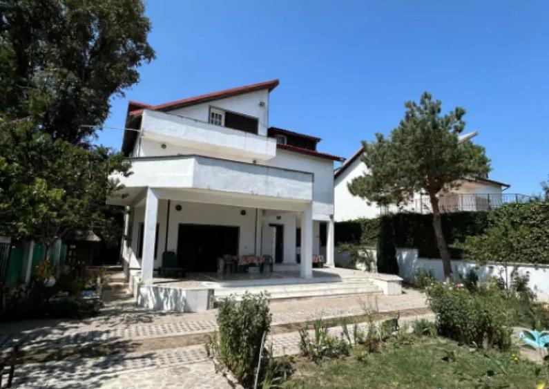 Povestea unei case la doar 200 m de valuri, cu piscina ?i - 18