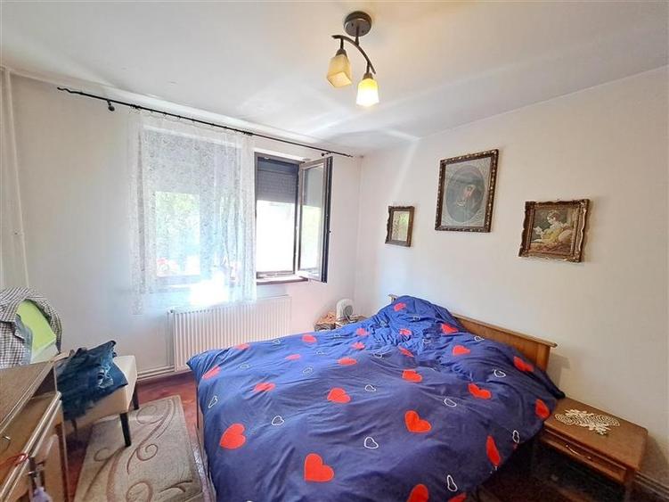 Mobilat și utilat la et 1 ?n bloc de cărămidă, cu garaj incl - 4