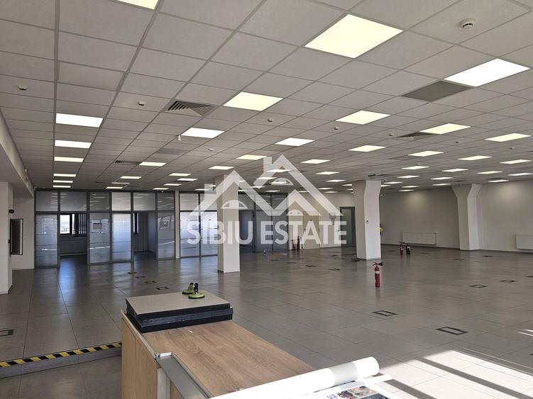 Spatiu de birouri de inchriat locatie centrala si vizibilitate buna - 4