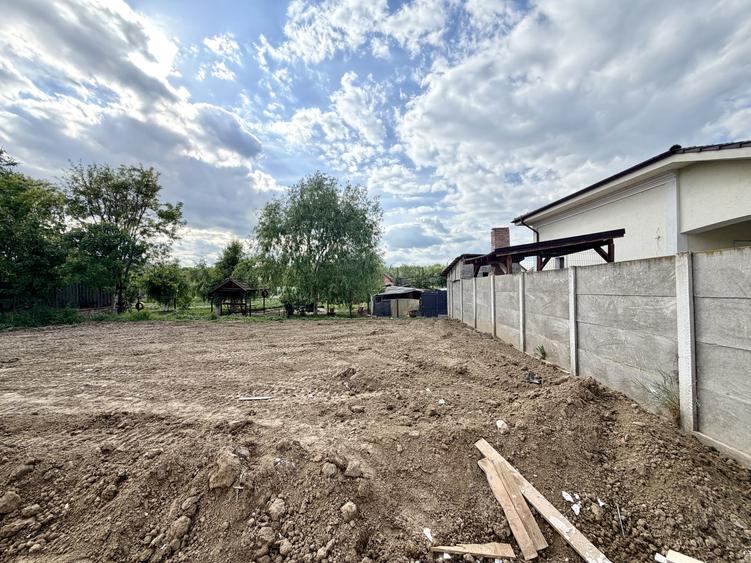Duplex cu 4 camere cu Canalizare în Ghiroda
