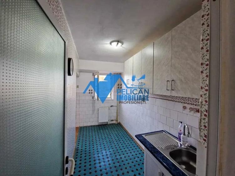 Pelican, 2 camere, decomandat, ETAJ 2 - 6