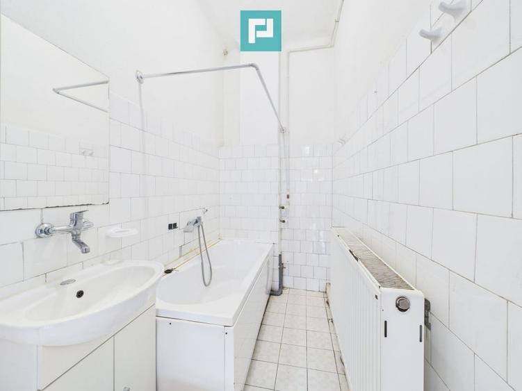 Casă 2 camere + anexe, teren 234 mp. - 11