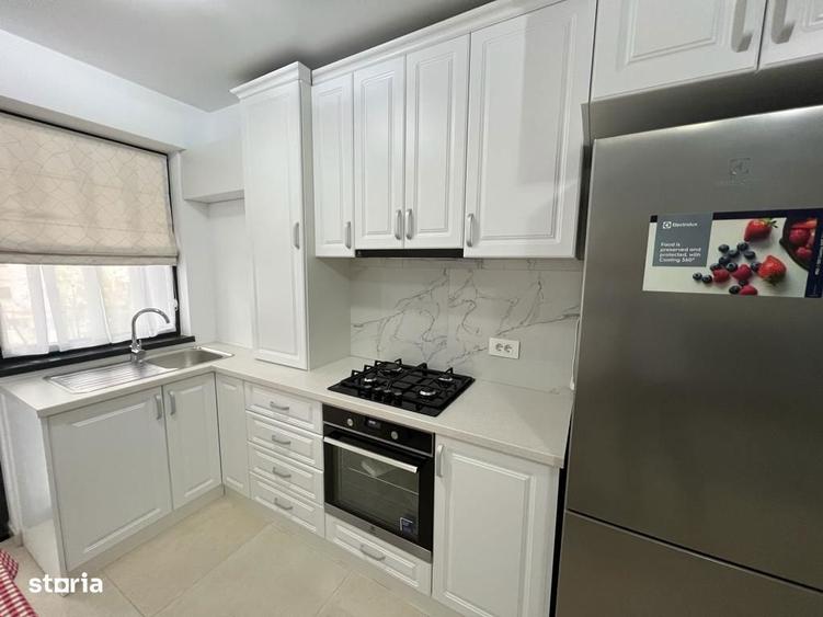 Inchiriem un studio de 45 mp, zona Micro 17( bloc ROKA), etaj 2. - 2