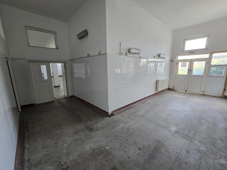 Inchiriez hala situata ultracentral in Caracal - 2