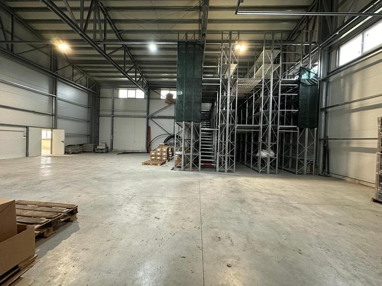 Hala cu rafturi, 335mp, Parc Miroslava - 3