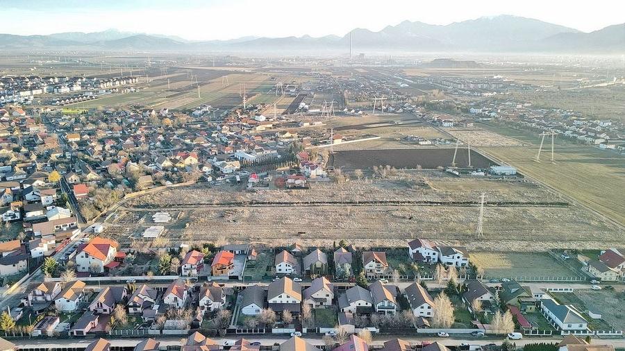 Teren intravilan cu Autorizatie de Construire - 23