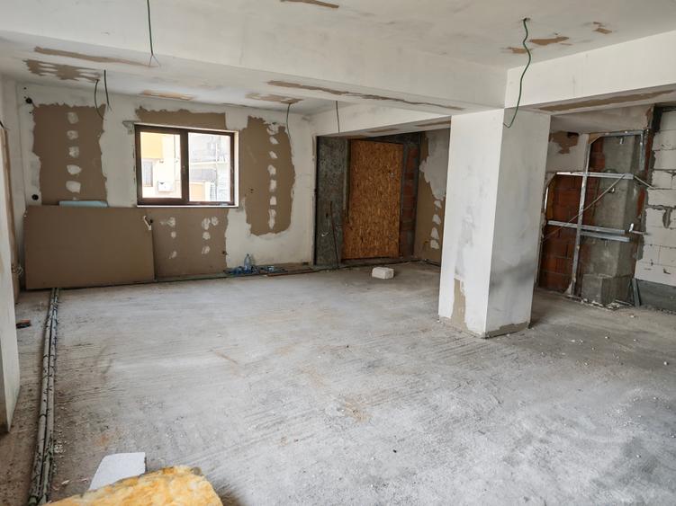 Spatiu comercial/birouri open space zona in plina dezvoltare - 4