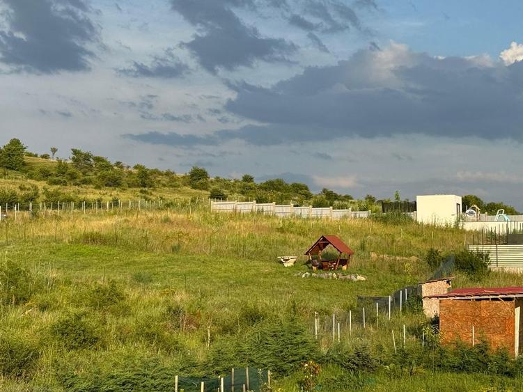 Teren intravilan 548 mp - 2