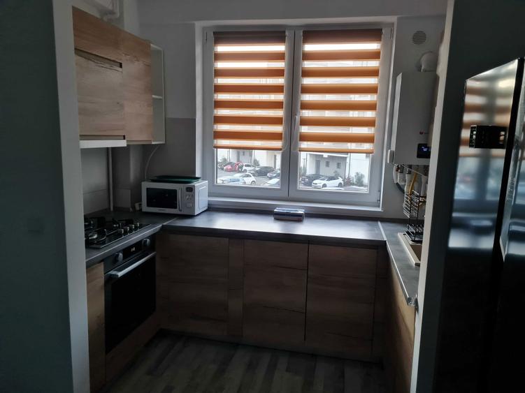 Inchiriez apartament cu 3 camere - 4