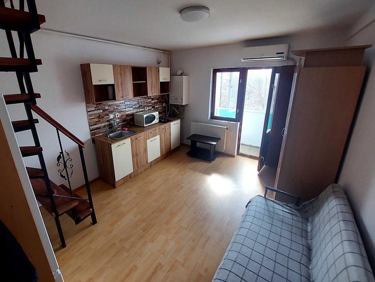 Proprietar mansarda 39 mp aparatorii patriei - 1