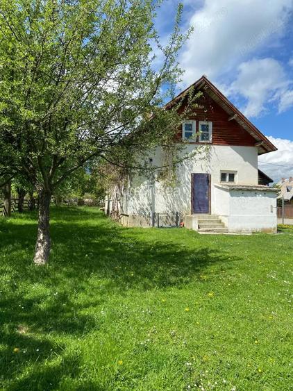 Bran-Casa de locuit cu 3 camere si teren
