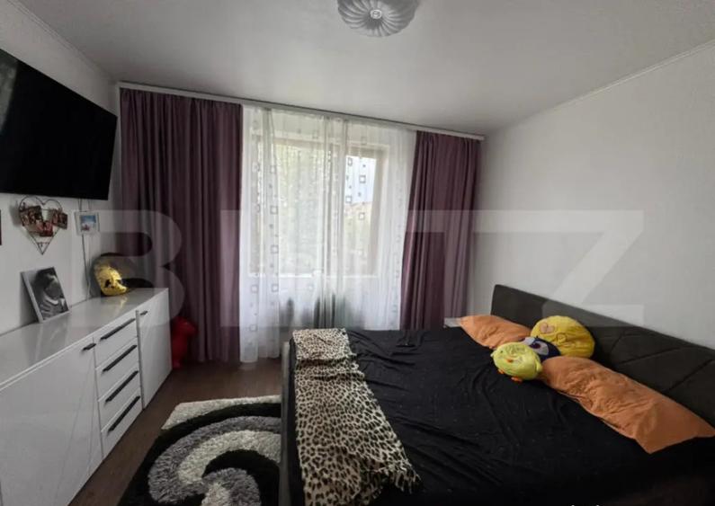 Apartament de vanzare, cu 2 camere, 57 mp, decomandat, zona - 9