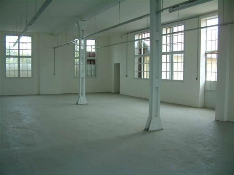 Vand imobil cu multiple posibilitati 865 mp utili  si 709 mp teren. - 4