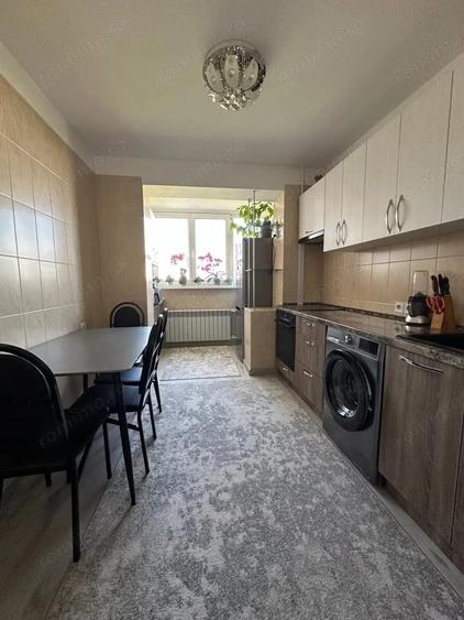 De vanzare apartament 3 camere in zona Bucovina - 3