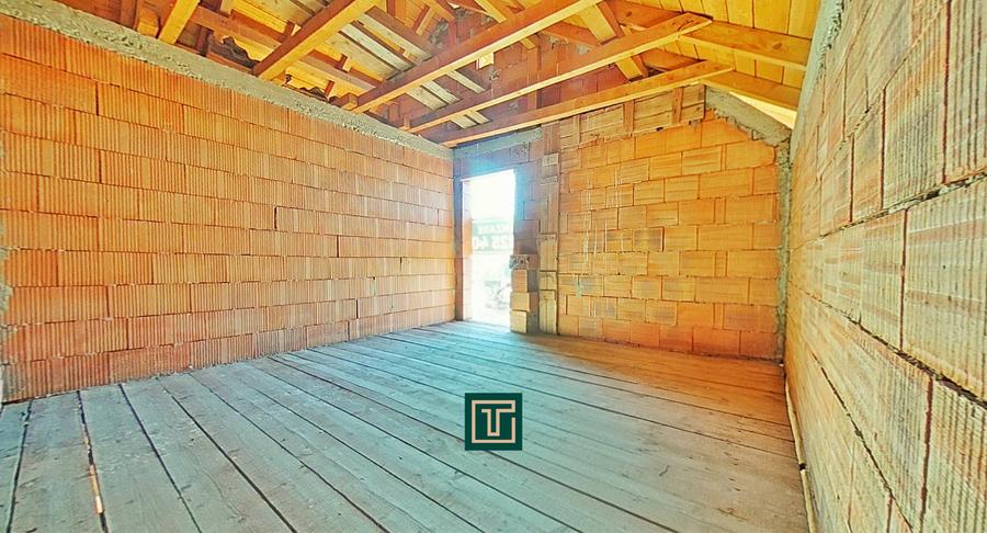 Casă la roșu cu 5 camere în Aluniș, județul Arad – ideală pentru o familie! - 10