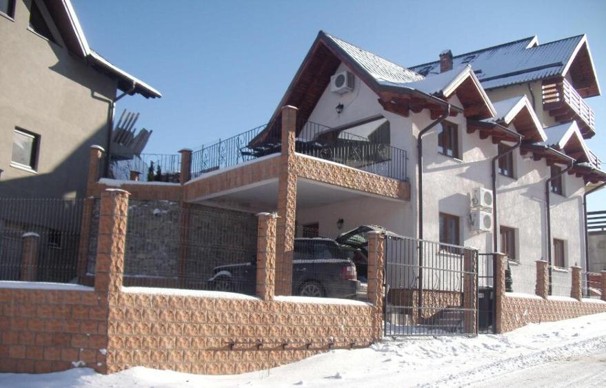 Particular, inchiriez casa de vacanta cu vedere panoramica, in Busteni - 1