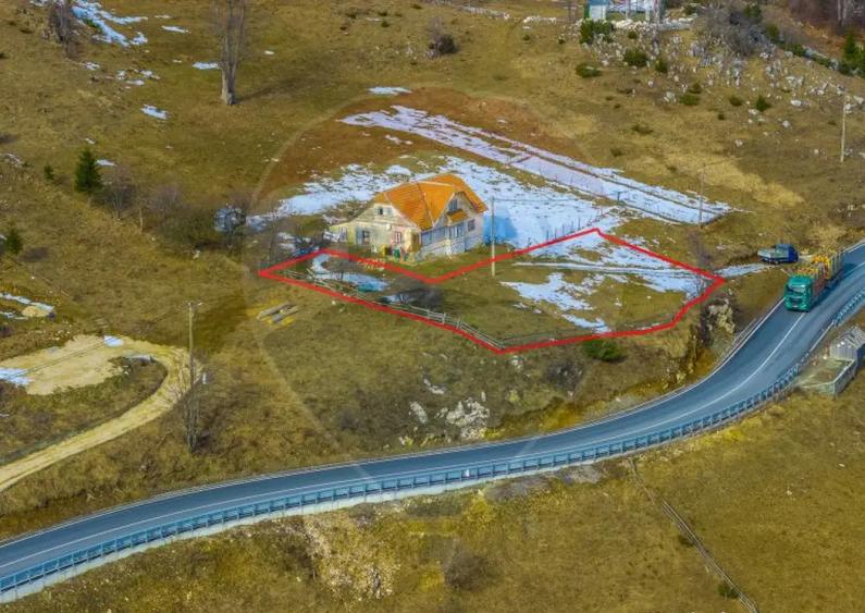 Teren intravilan CU PRIVELISTE DE POVESTE- Fundata- Romania - 16