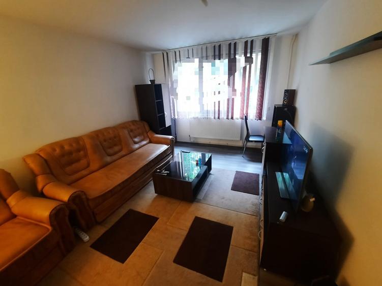 Apartament cu 2 camere decomandat, etajul 1/4, zona Metalurgiei - 1