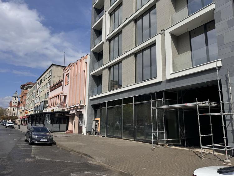 Inchiriez spatiu comerical in zona 0, bloc VERSUS - 1