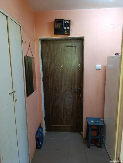 Vand apart 2 camere zona Peco - 7