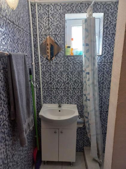 Camera de camin de vanzare, stil garsoniera, zona Valea Rosie , Craiova- ideala pentru investitie sau locuit - 6