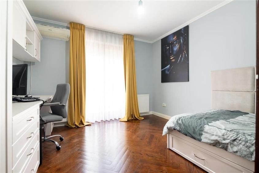 RECO Vila cu 5 camere str. Apateului- zona Nufarul - 29