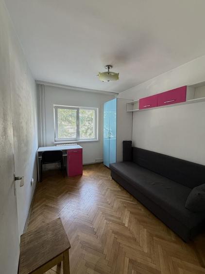 Apartament cu 3 camere decomandat în Dosu Bricii