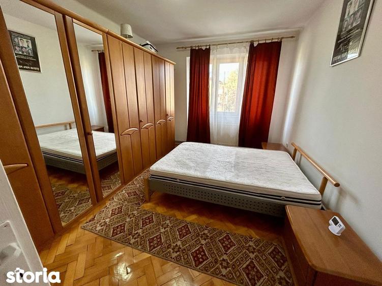 Apartament cu 3 camere decomandat în Republicii