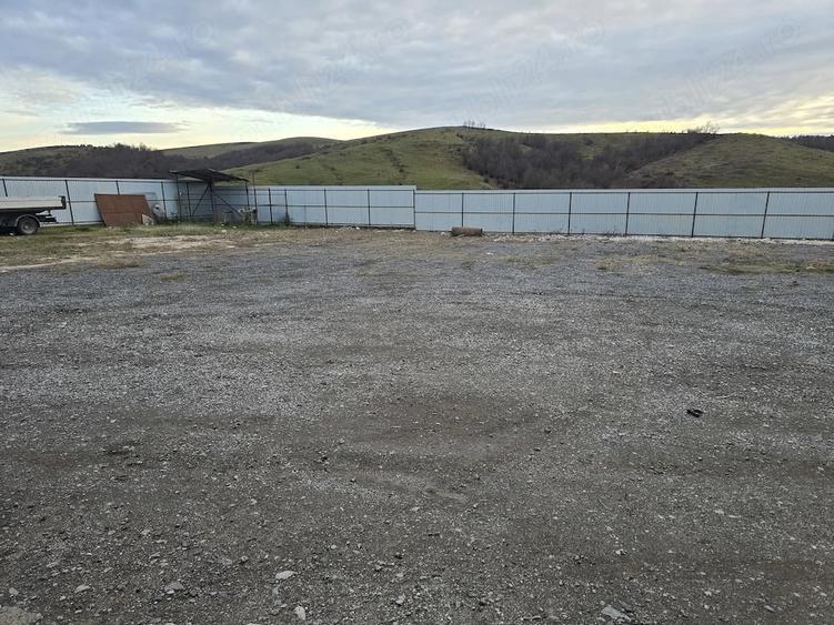Spațiu comercial, de 3,000 mp, în Cărpinet