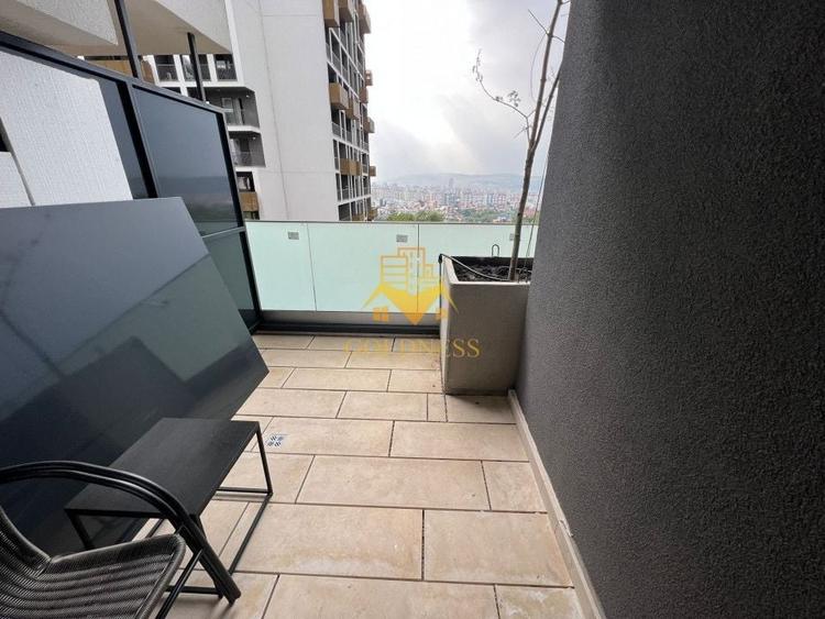 Apartament cu 3 camere semidecomandat, mobilat în Zorilor