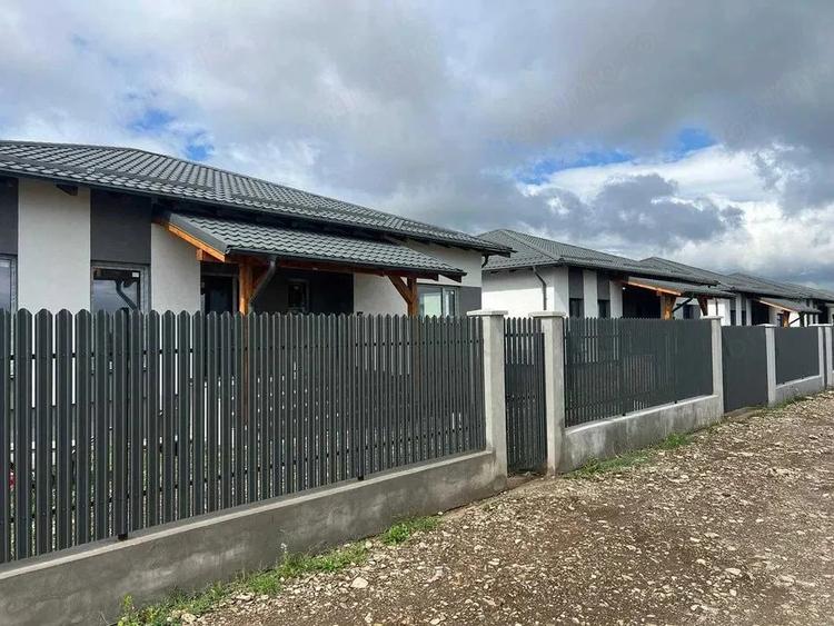 Casă cu 4 camere cu Teren 500 Mp în Central