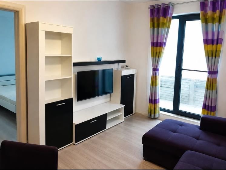 Apartament cu 2 camere semidecomandat în Jiului