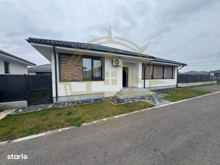 Casă cu 4 camere cu Teren 455 Mp în Balotești