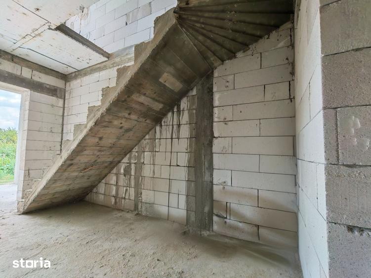 Casă cu 4 camere cu Teren 200 Mp în Lumina