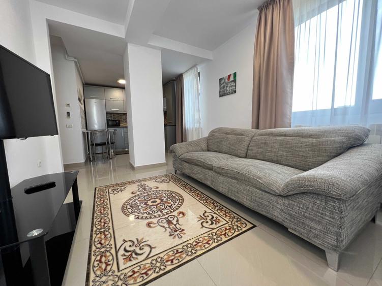 Apartament cu 3 camere decomandat în Palazu Mare