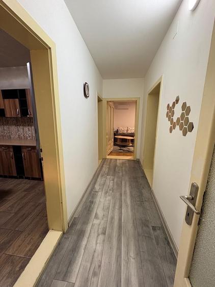 Apartament cu 3 camere decomandat în Lipovei