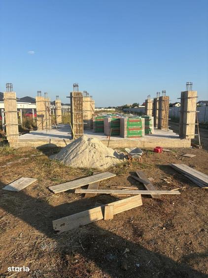 Casă cu 4 camere cu Teren 500 Mp în Central