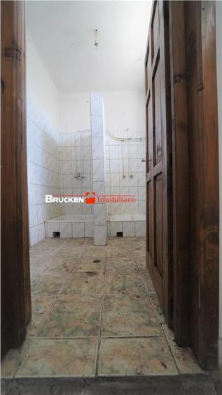Spațiu comercial, de 1,500 mp, în Vașcău