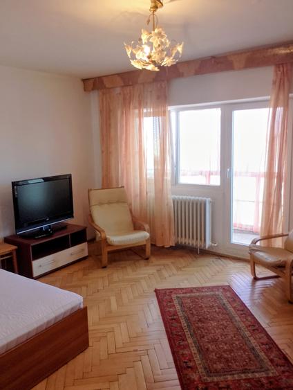 Garsonieră în Lunei