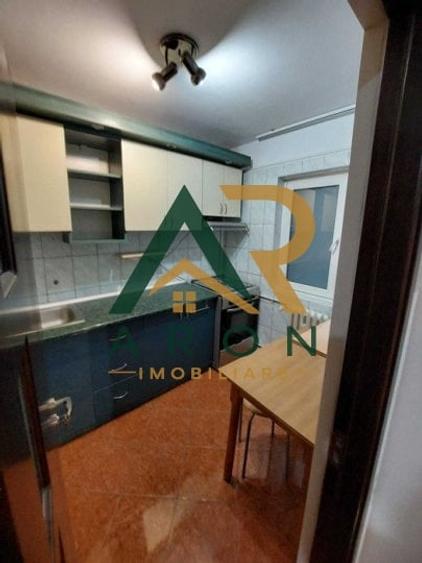 Apartament cu 3 camere decomandat, mobilat în Brâncoveanu