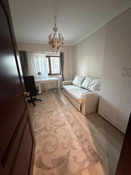 Apartament cu 3 camere decomandat în Gară