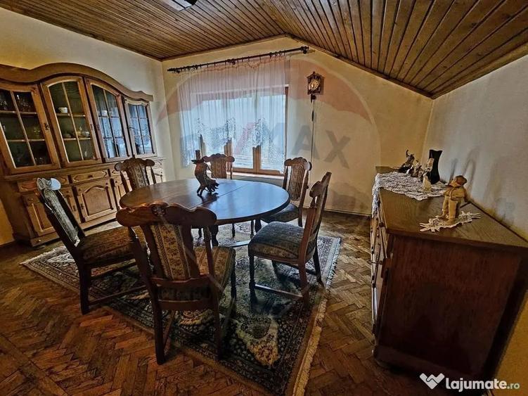 Apartament cu 3 camere decomandat în Calea București