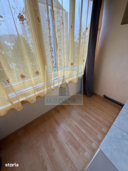 Apartament cu 2 camere semidecomandat în Centrul Civic