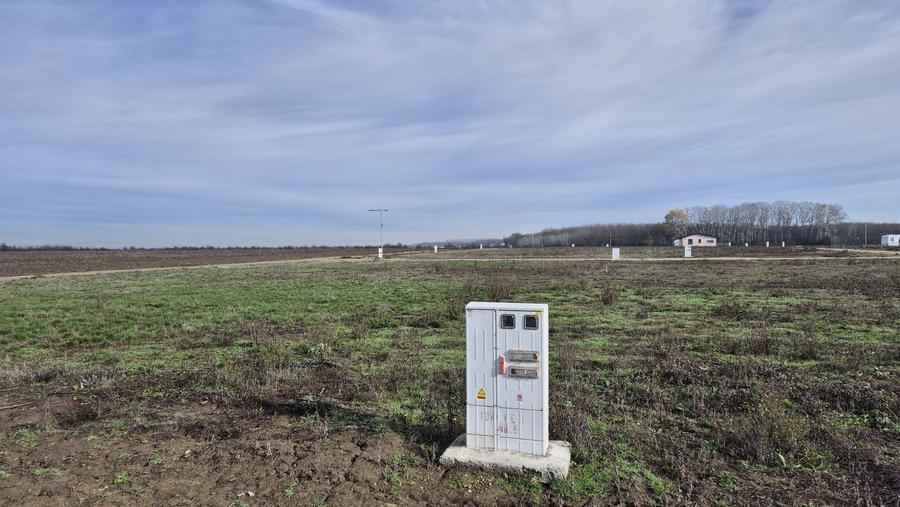 Loturi de teren 638 mp - curent tras la teren - Crevedia - 8