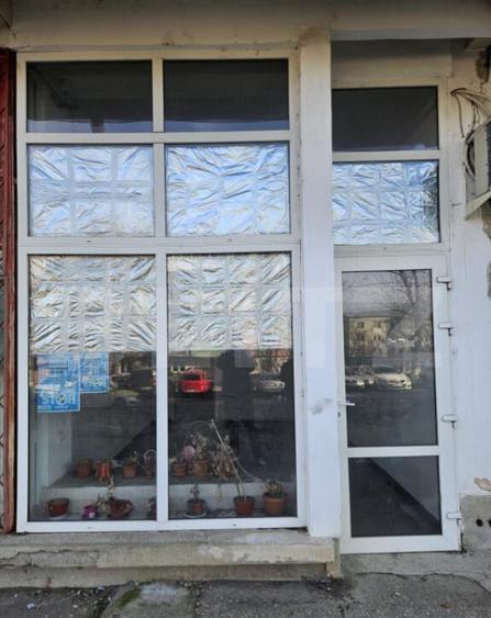 Spa?iu comercial 50 mp, parter, cu vitrina ?i 2 intrari - 2