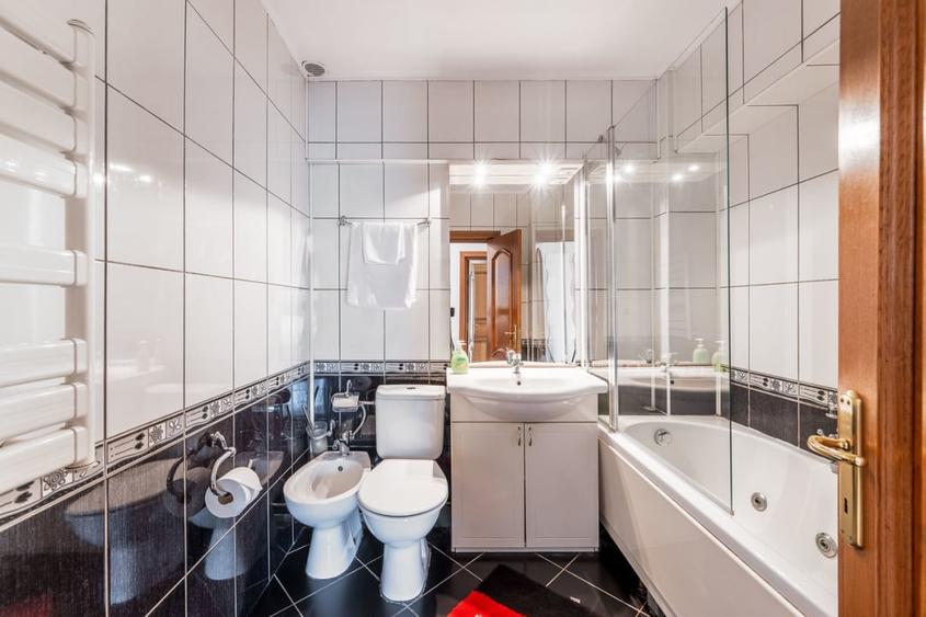 De investitit in apartament central -dormitor 35 mp,  vedere panoramica-Humor - 5